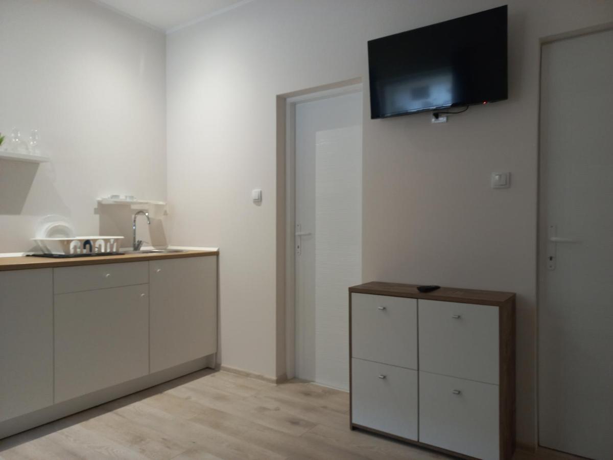 Kod Velikih Tuja Apartment Melenci Exterior photo
